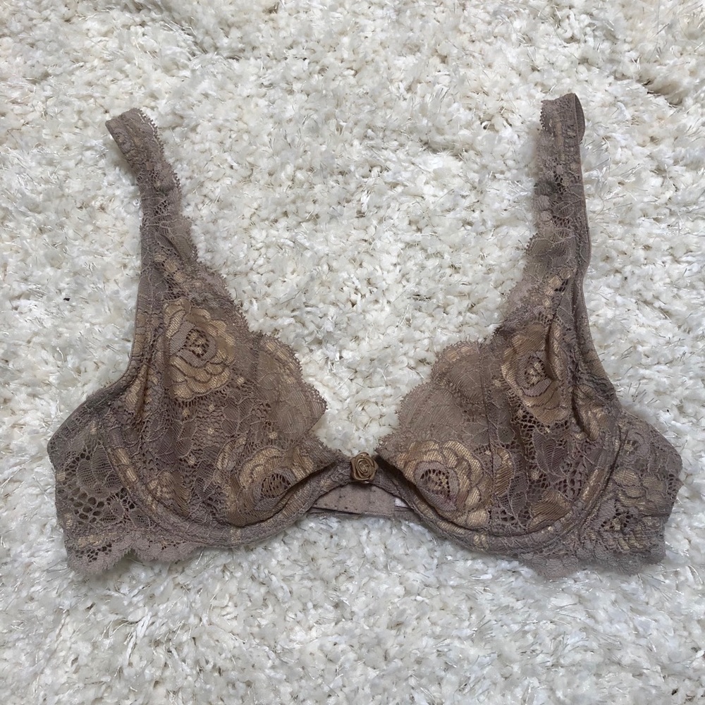 VS Lace bra